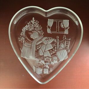 Mikasa 12” Pressed Glass Christmas Dream’ Cookie Platter/ Serving Tray